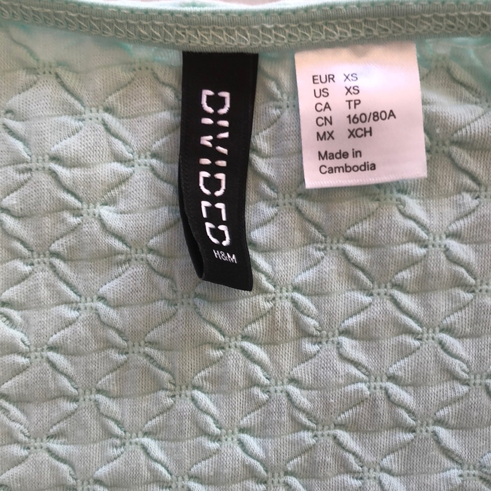 H&M Crop Top - Picture 2 of 3